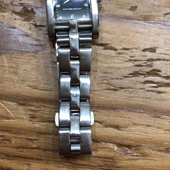 Kenneth Cole Retro Black With Stainless Steel Band - Picture 4 of 8